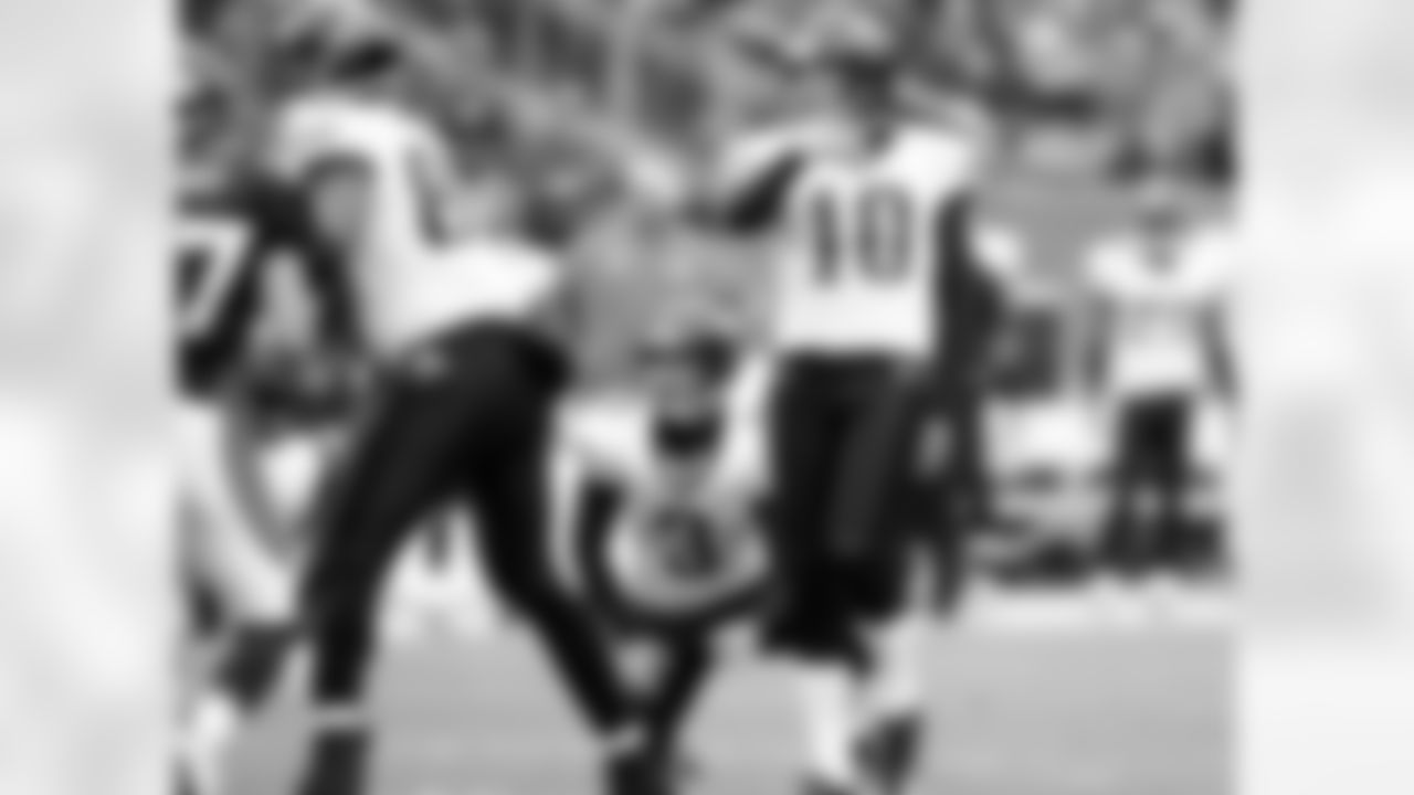 3 Adam Podlesh, #10 Josh Scobee
