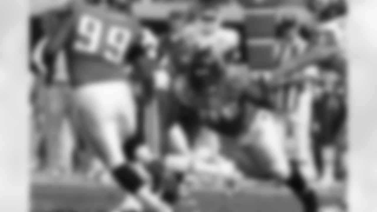 99 Atiyyah Ellison, #96 Terrance Knighton