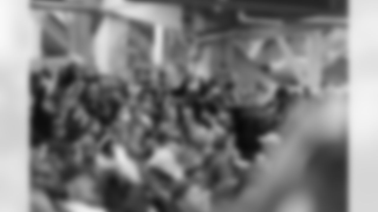 2023_0121_DuuuvalWatchParty_091