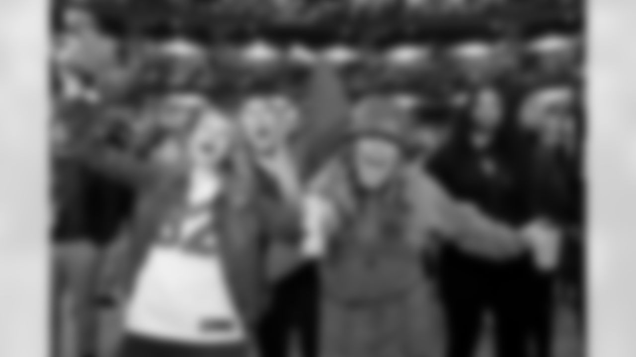 2023_0121_DuuuvalWatchParty_079
