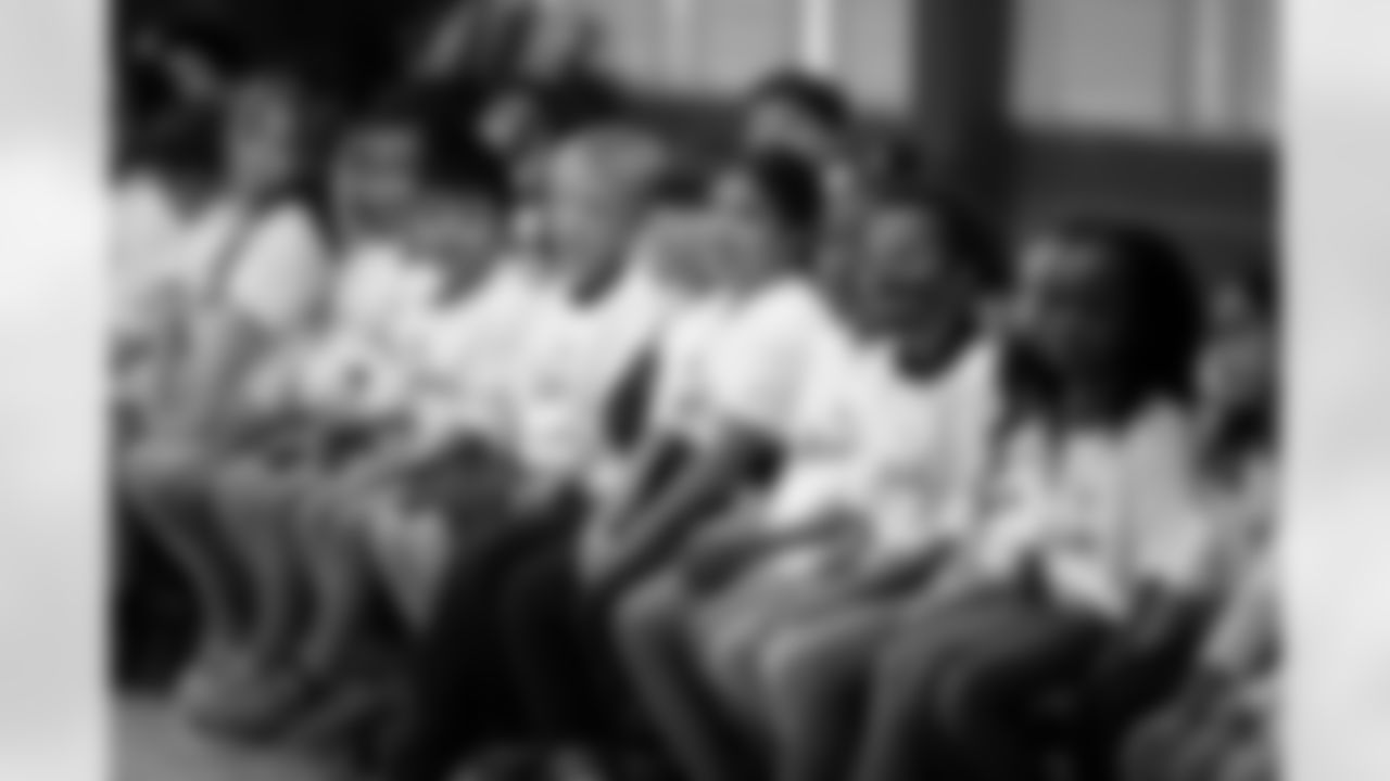 2022_HispanicHeritageSchoolVisit-13