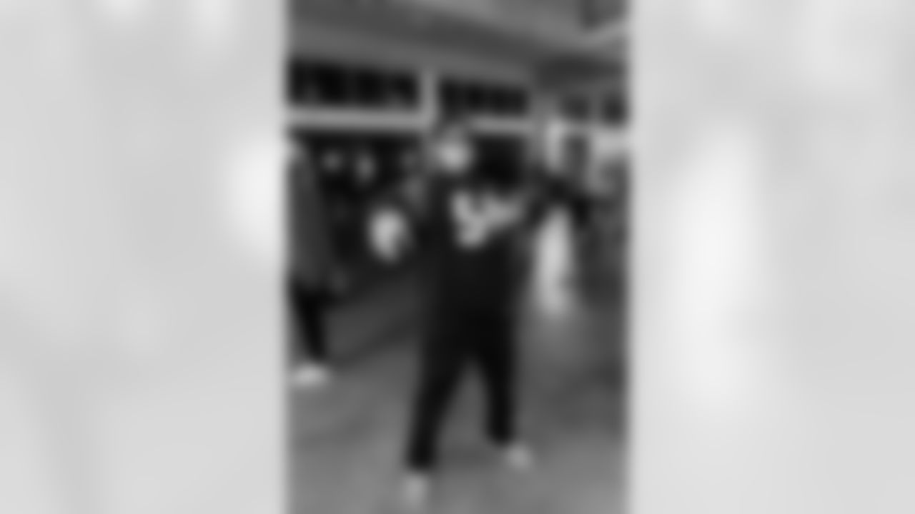 2023_0121_DuuuvalWatchParty_049
