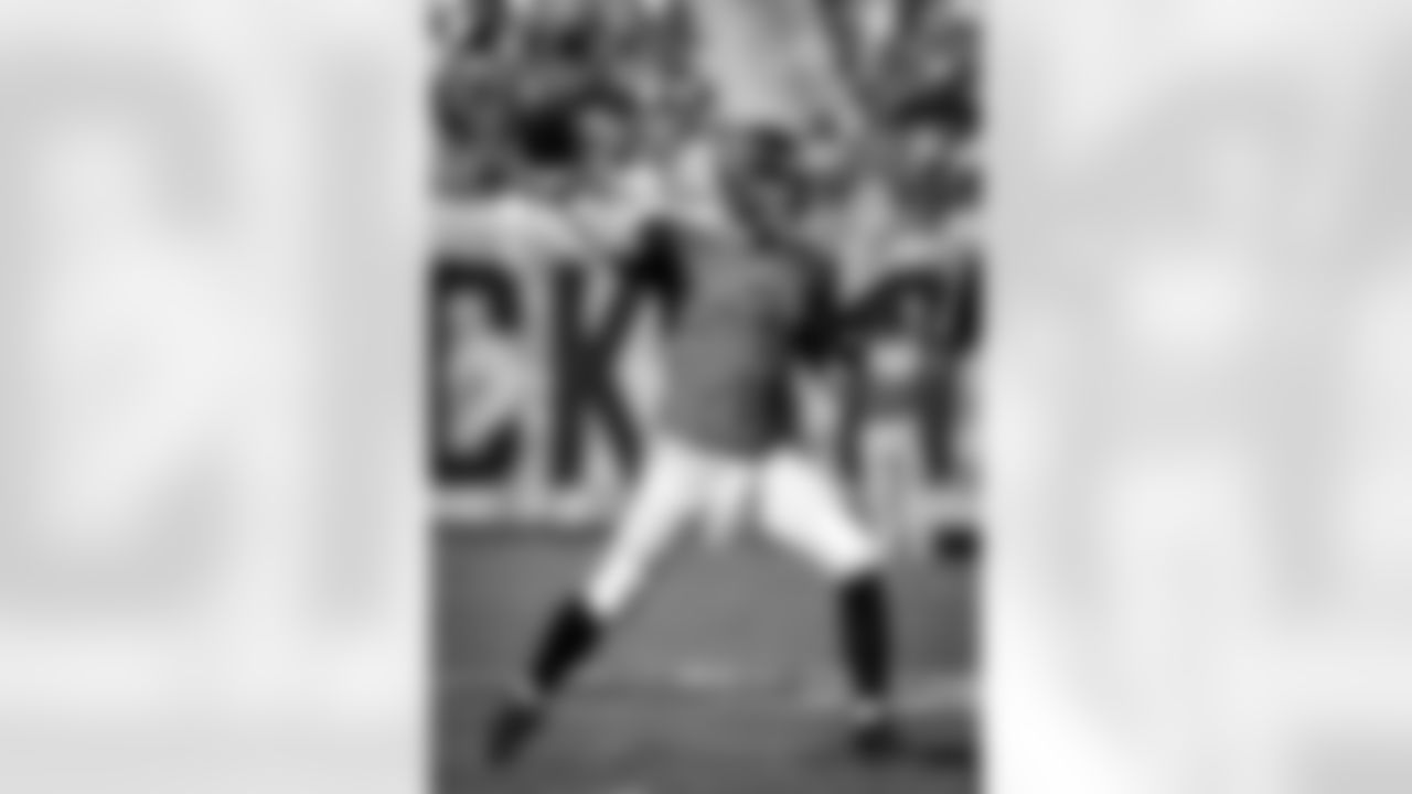 QB Chad Henne was resigned at the team's backup on Thursday, Feburary 18, 2016.