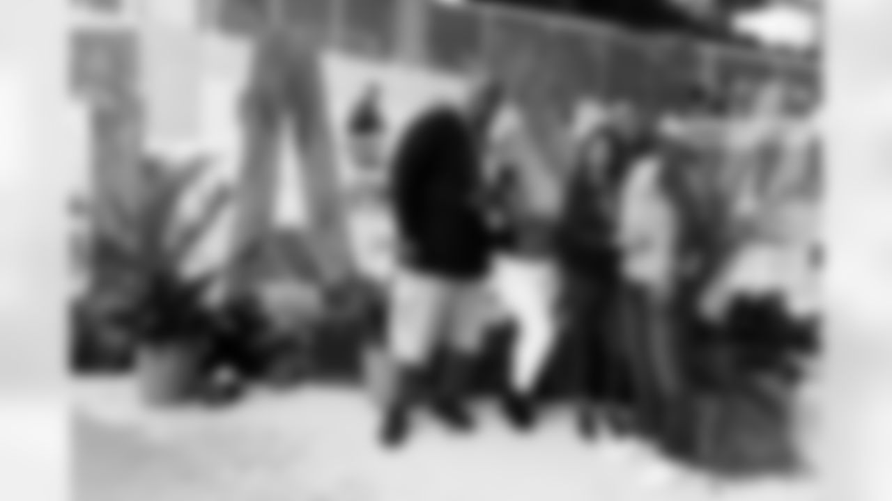 2023_0121_DuuuvalWatchParty_015