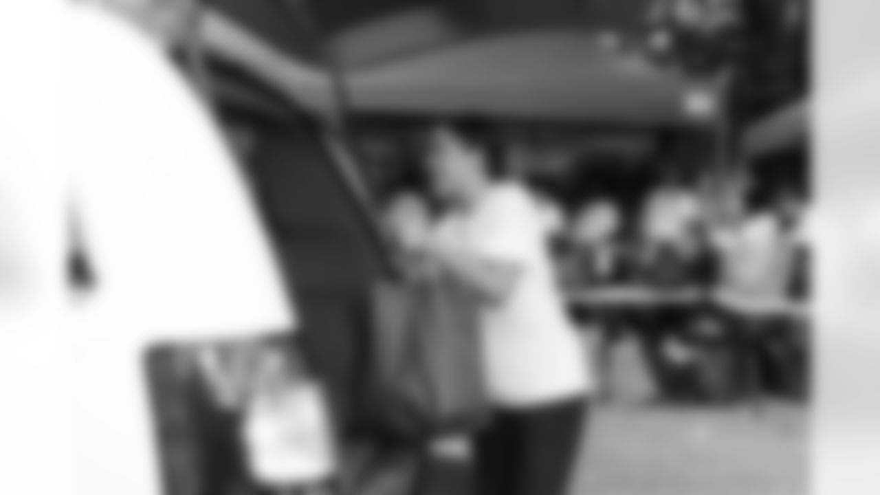 2022_0917_HHMFoodDistribution_043