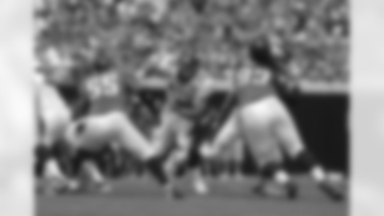 55 Kirk Morrison, #93 Tyson Alualu