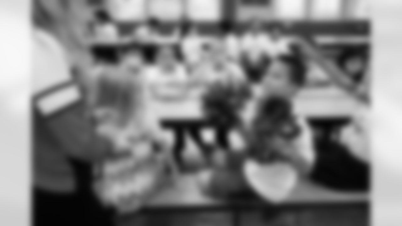 2022_HispanicHeritageSchoolVisit-9