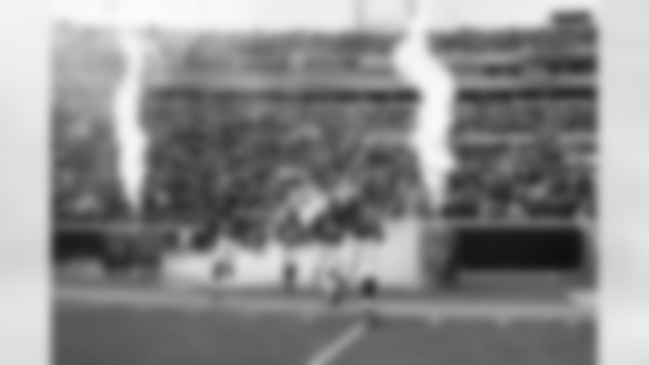 85 Ernest Wilford, #80 Mike Thomas, #16 Nate Hughes, #72 Eugene Monroe