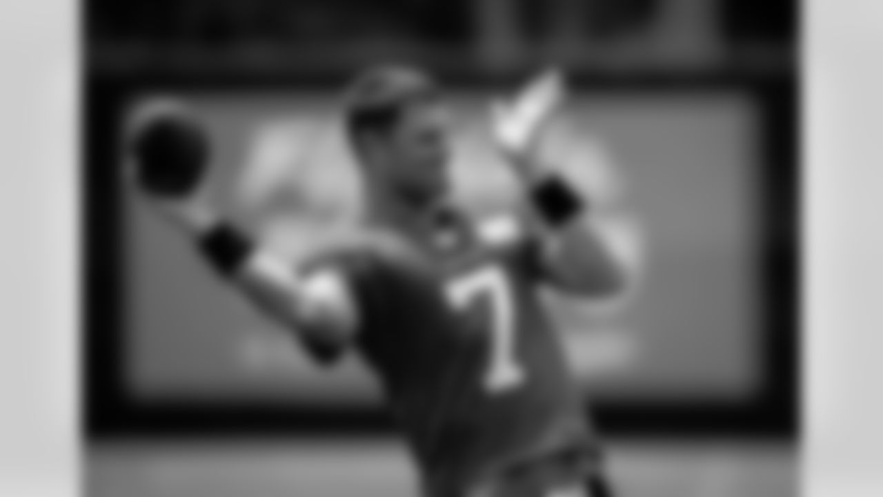 QB Chad Henne was resigned at the team's backup on Thursday, Feburary 18, 2016.