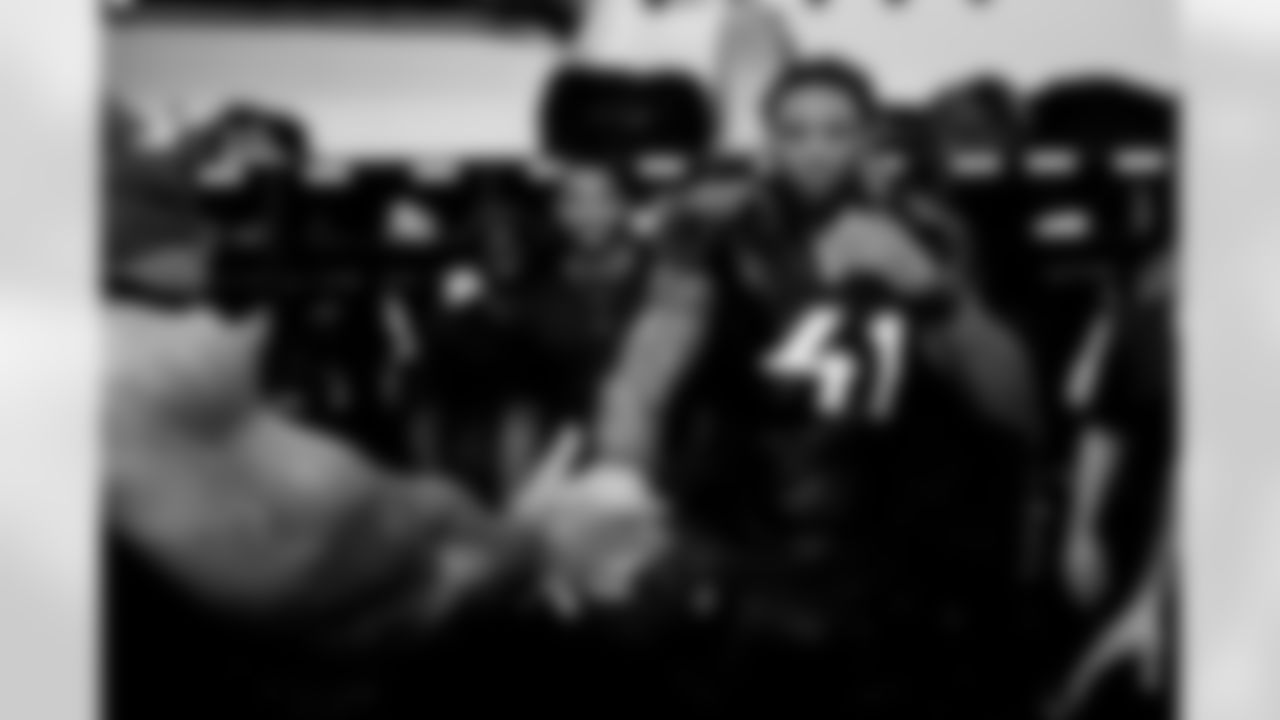 Jacksonville Jaguars vs. Atlanta Falcons
OLB Josh Allen (41)