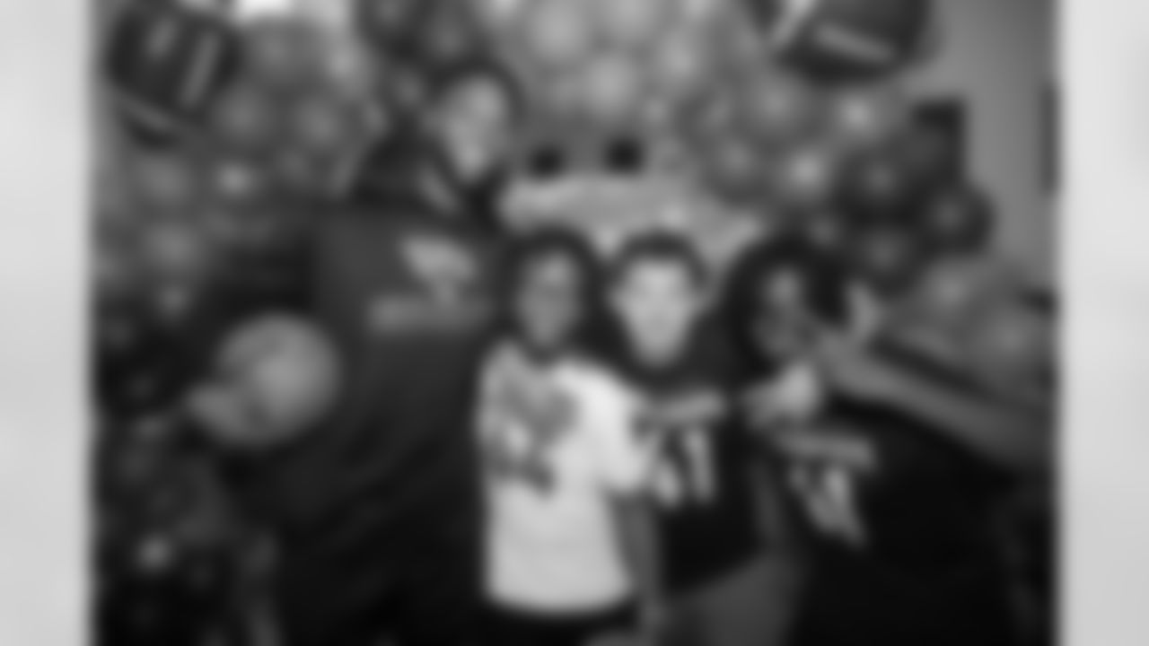 2022_1122_JoshTravonYetDinner_053