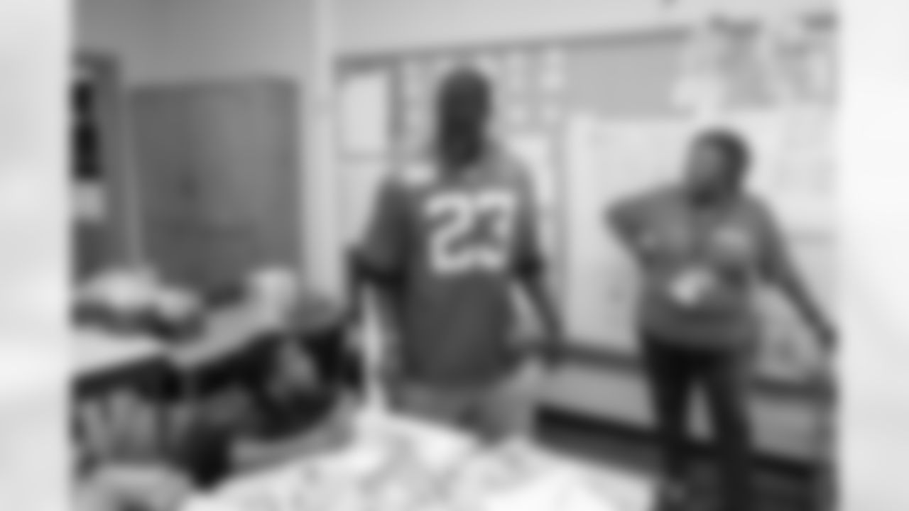 2023_0308_LiteracyLockerRoom_54