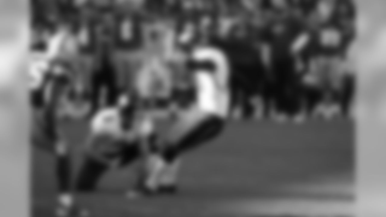 3 Adam Podlesh, #10 Josh Scobee