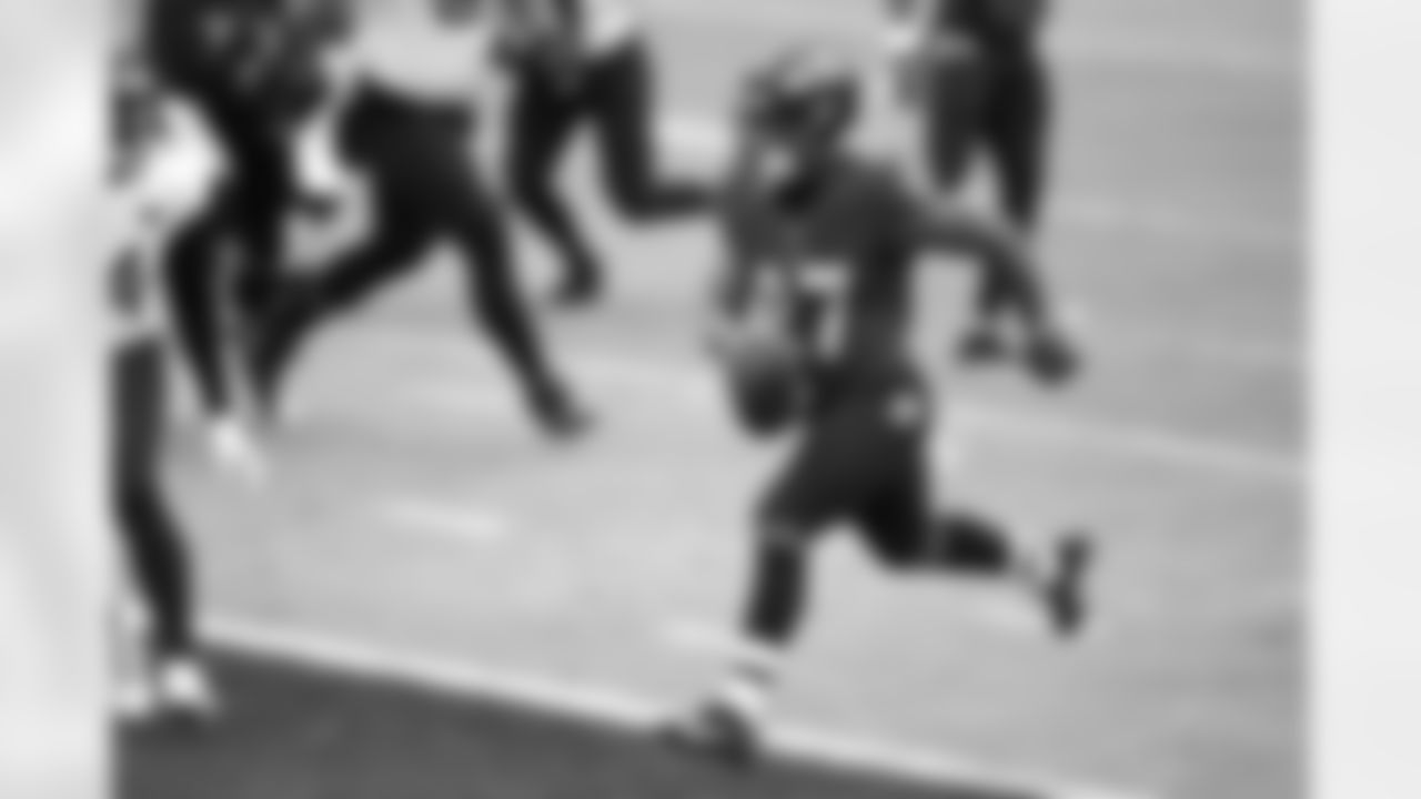 Baltimore Ravens running back J.K. Dobbins scores a touchdown on a run against the Jacksonville Jaguars during the first half of an NFL football game, Sunday, Dec. 20, 2020, in Baltimore. (AP Photo/Gail Burton)