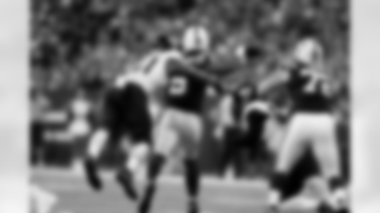 Jacksonville Jaguars vs. Indianapolis Colts
OLB Josh Allen (41)