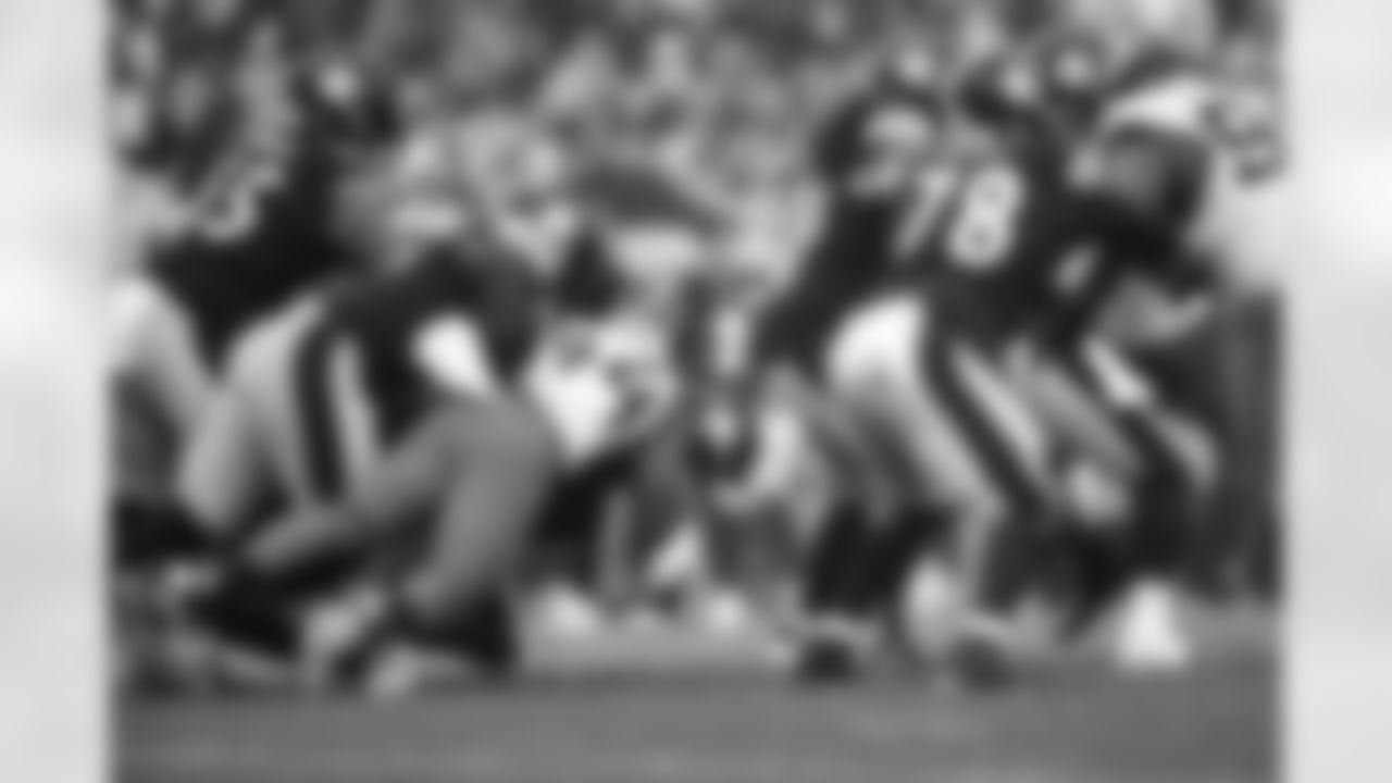 Jacksonville Jaguars vs. Pittsburgh Steelers
OLB Travon Walker (44)