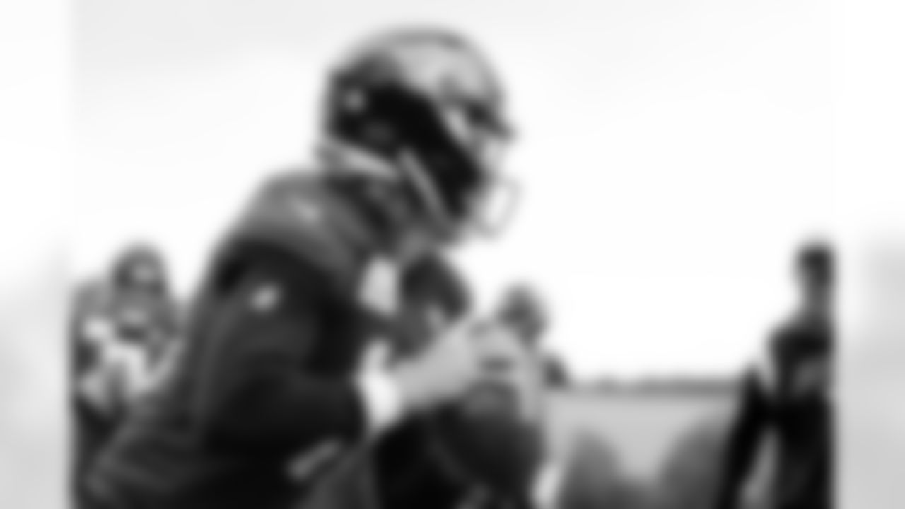 QB Trevor Lawrence (16)