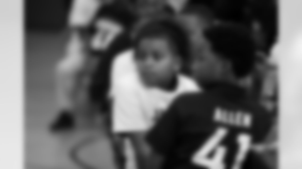 2022_1122_JoshTravonYetDinner_011