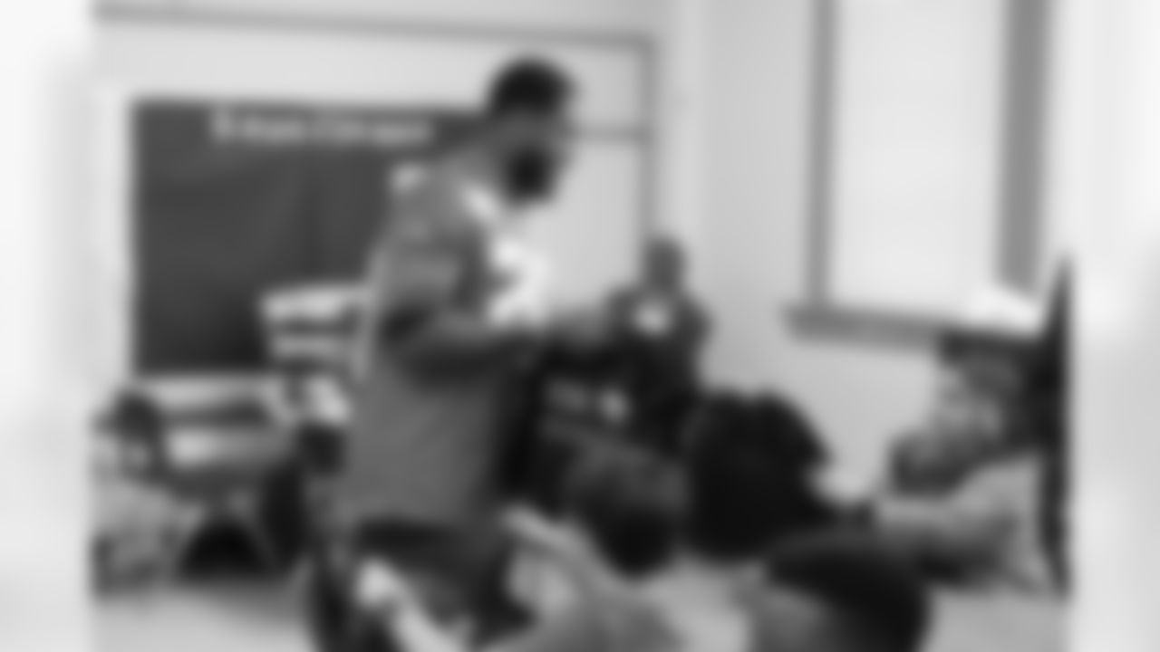 2023_0308_LiteracyLockerRoom_24