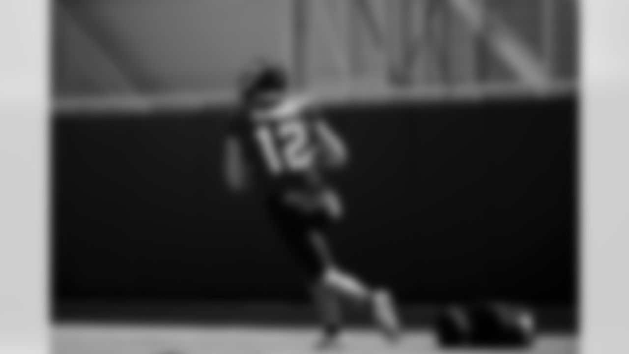 QB Nathan Rourke (12)