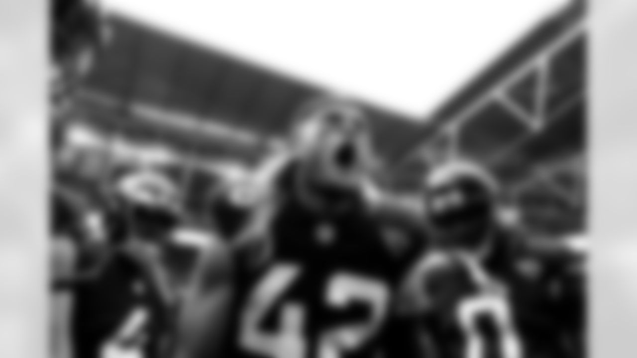 Jacksonville Jaguars vs. Atlanta Falcons
S Andrew Wingard (42)