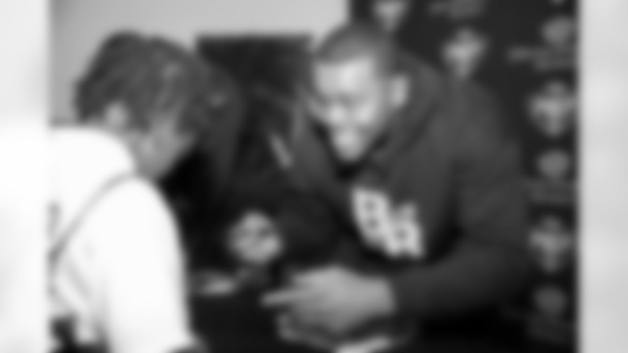 2022_1122_JoshTravonYetDinner_047