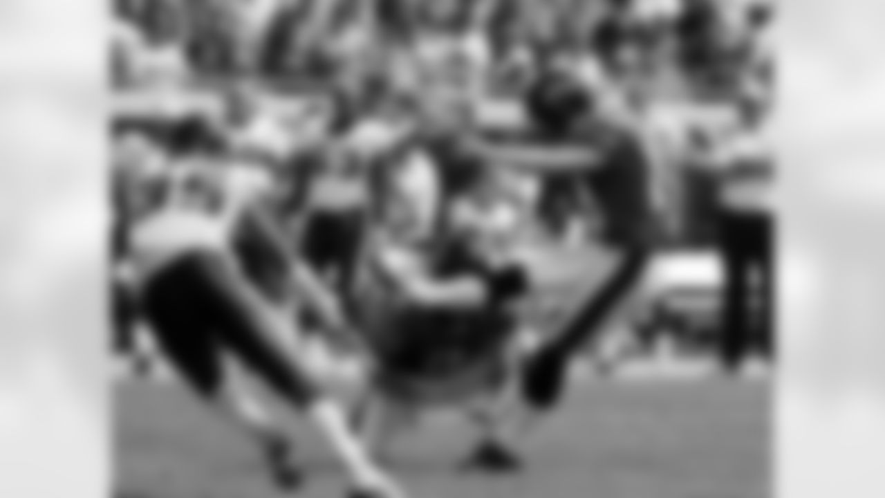 3 Adam Podlesh, #10 Josh Scobee