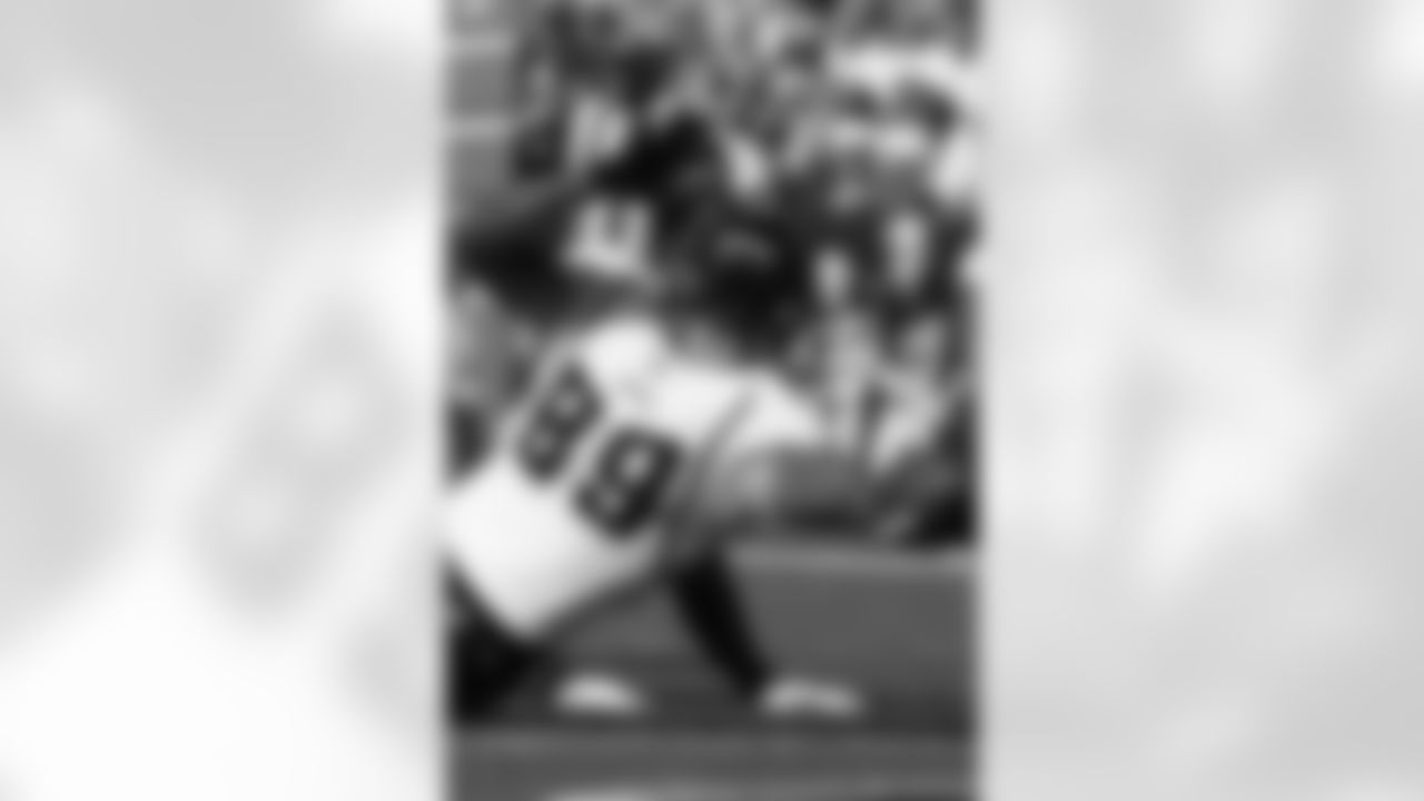 89 Marcedes Lewis