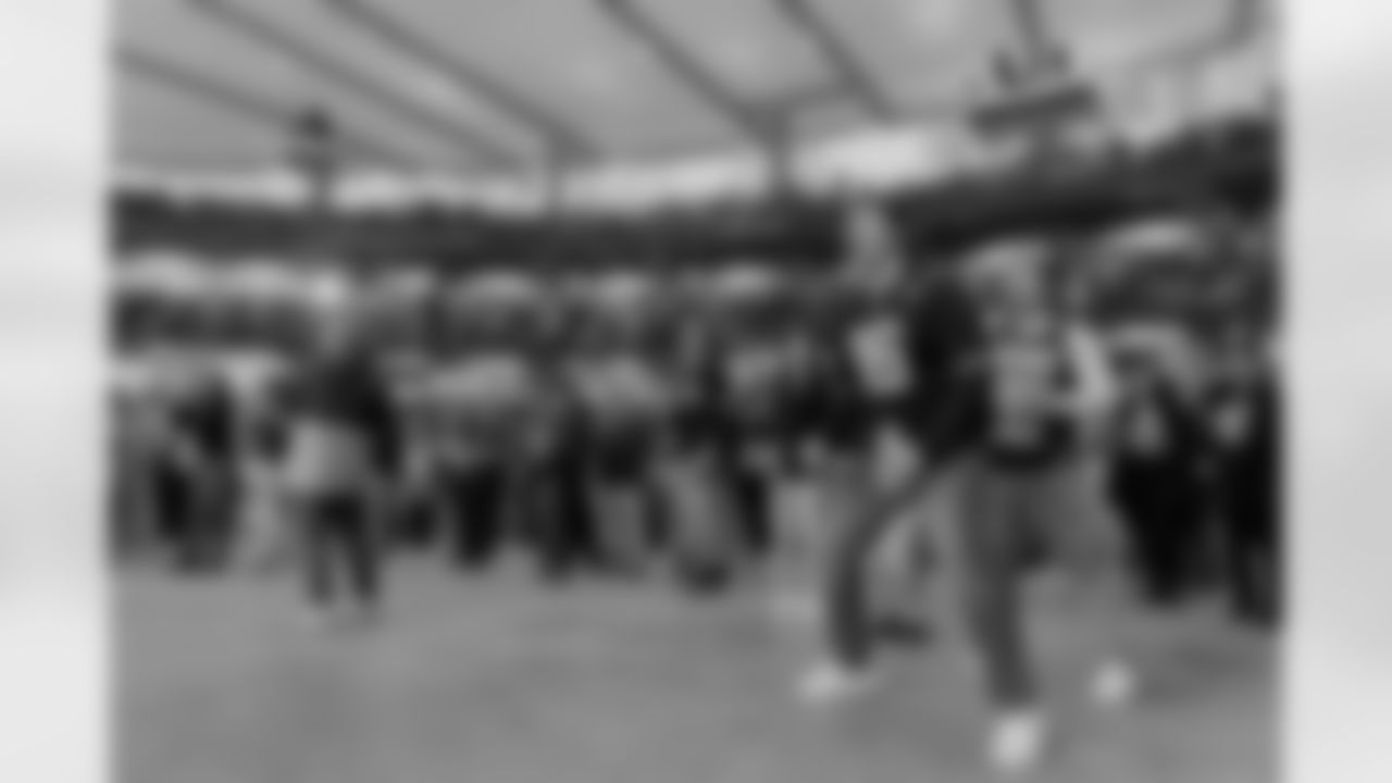 2023_0121_DuuuvalWatchParty_061