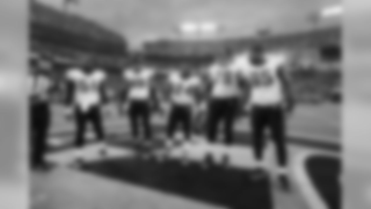 51 Clint Ingram, #89 Marcedes Lewis, #24 Montell Owens, #79 Tony Pashos, #95 Paul Spicer
