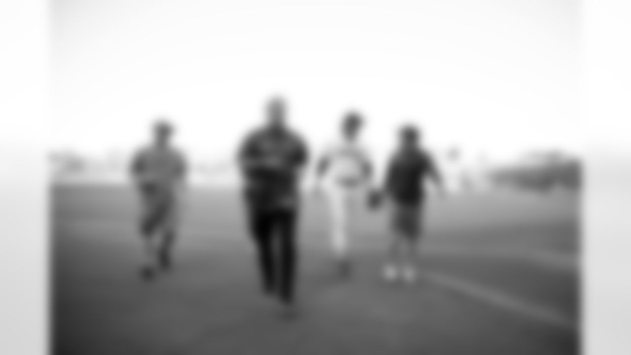 2022_0419_PedersonFirstPitch_006