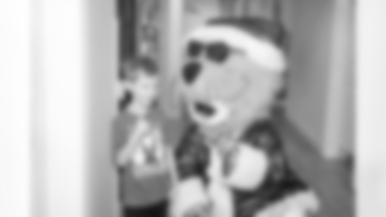2022_1214_RonaldMcDonaldHouse_028