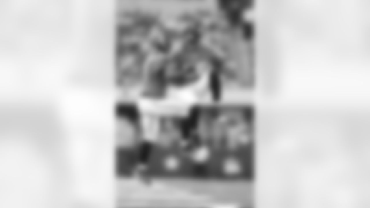 9 David Garrard, #89 Marcedes Lewis