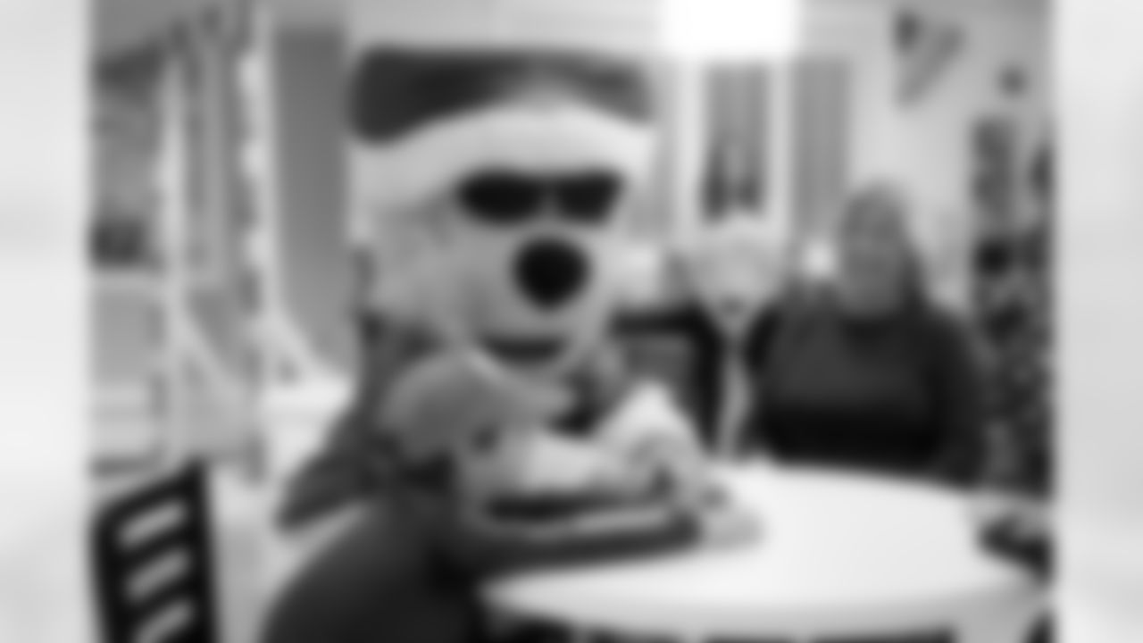 2022_1214_RonaldMcDonaldHouse_015