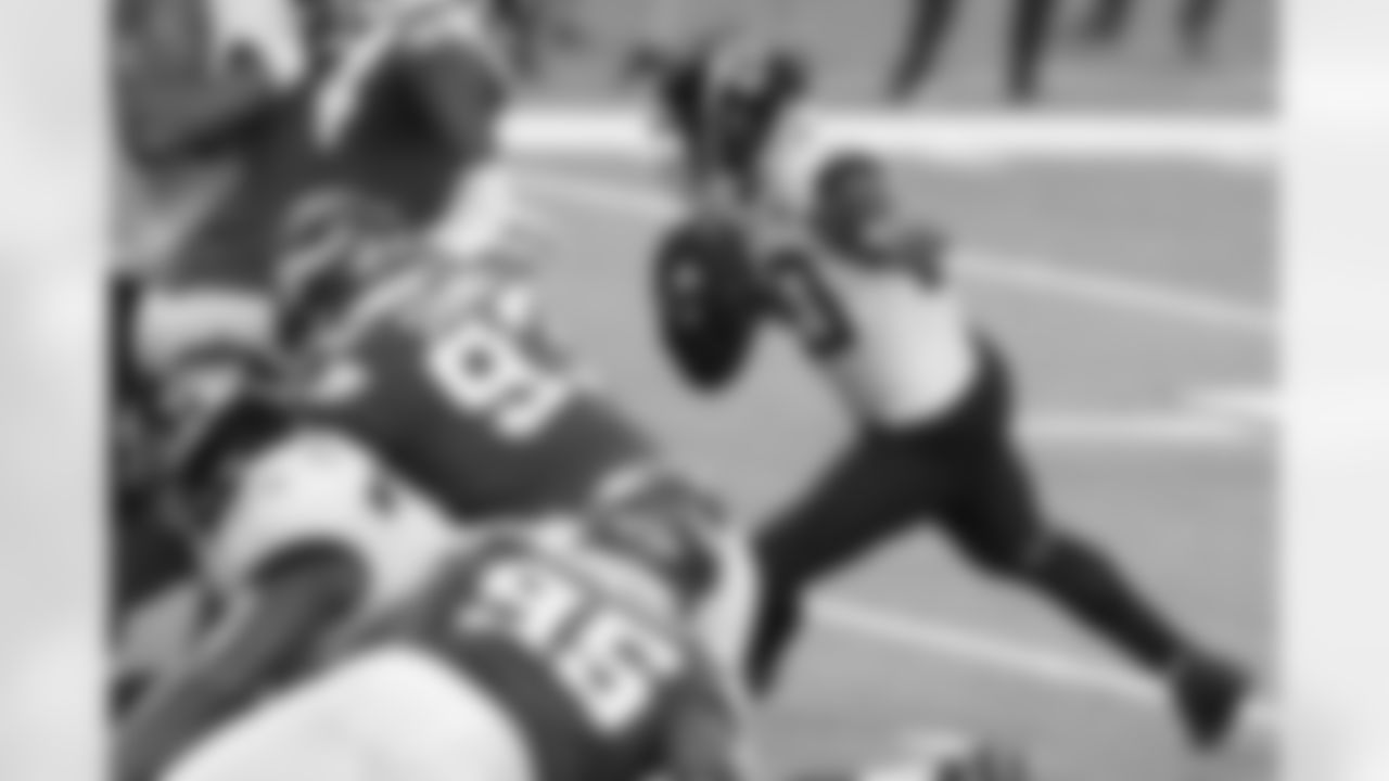 Jacksonville Jaguars rookie running back James Robinson (30) runs for a 1 yard touchdown with 1:08 to play in the fourth quarter against the Minnesota Vikings during an NFL football game, Sunday, Dec. 6, 2020 in Minneapolis, Mn.