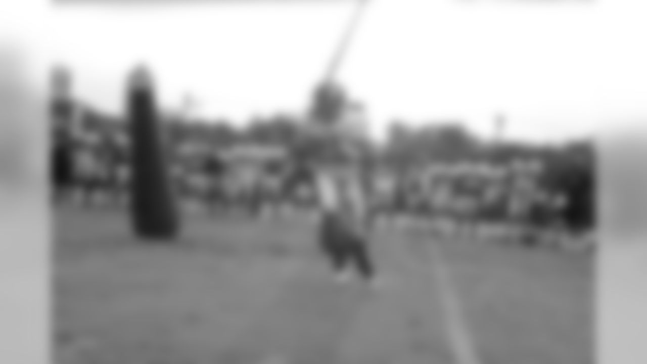 2009 Training Camp - Oklahoma Drill