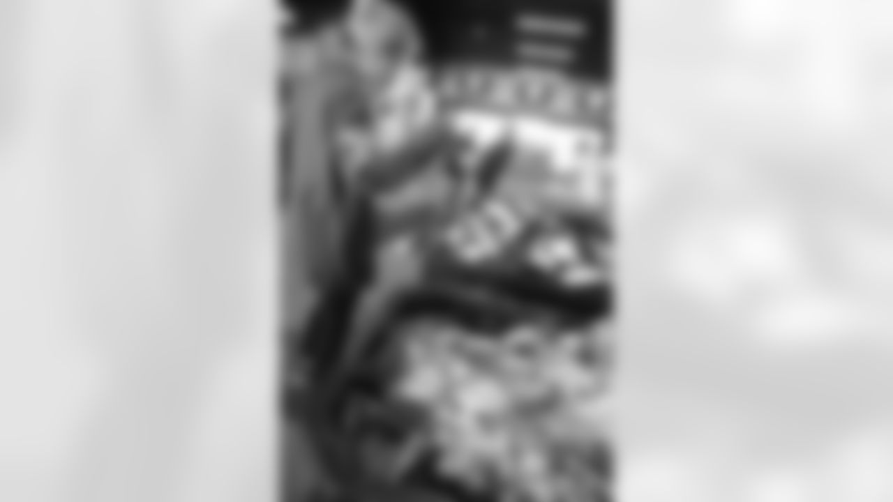 SMS Carepackage 3