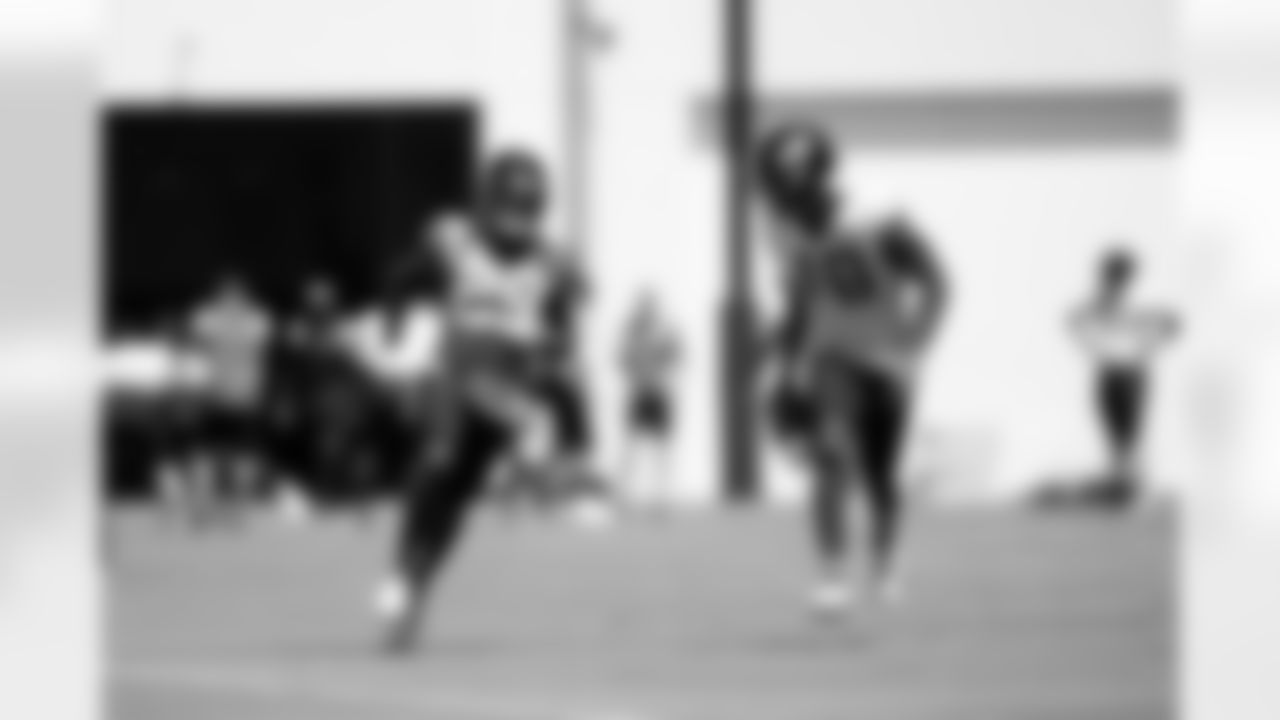 CB Tevaughn Campbell (29) and WR Seth Williams (18)
