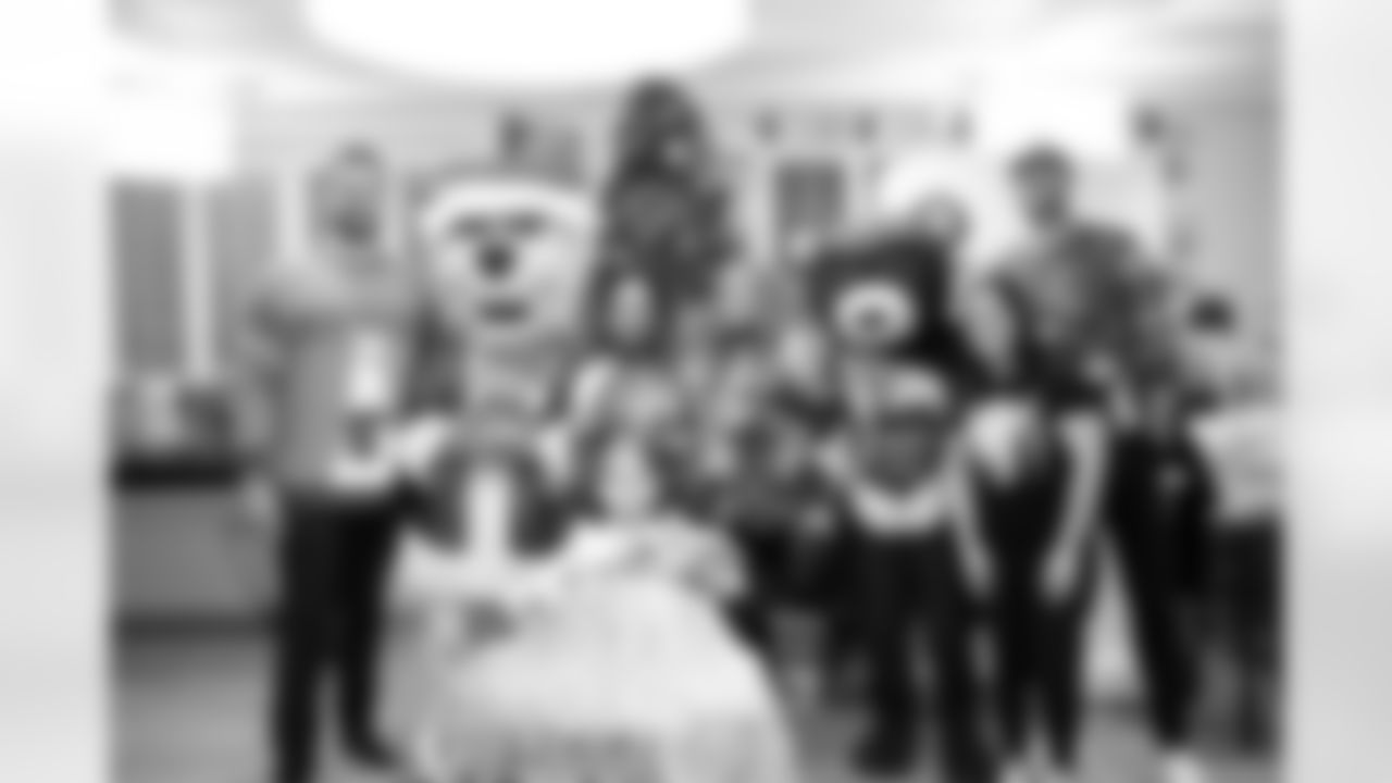 2022_1214_RonaldMcDonaldHouse_055