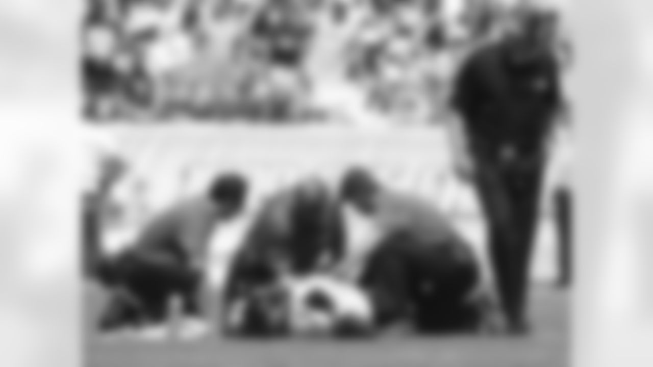 77 Uche Nwaneri, Jack Del Rio