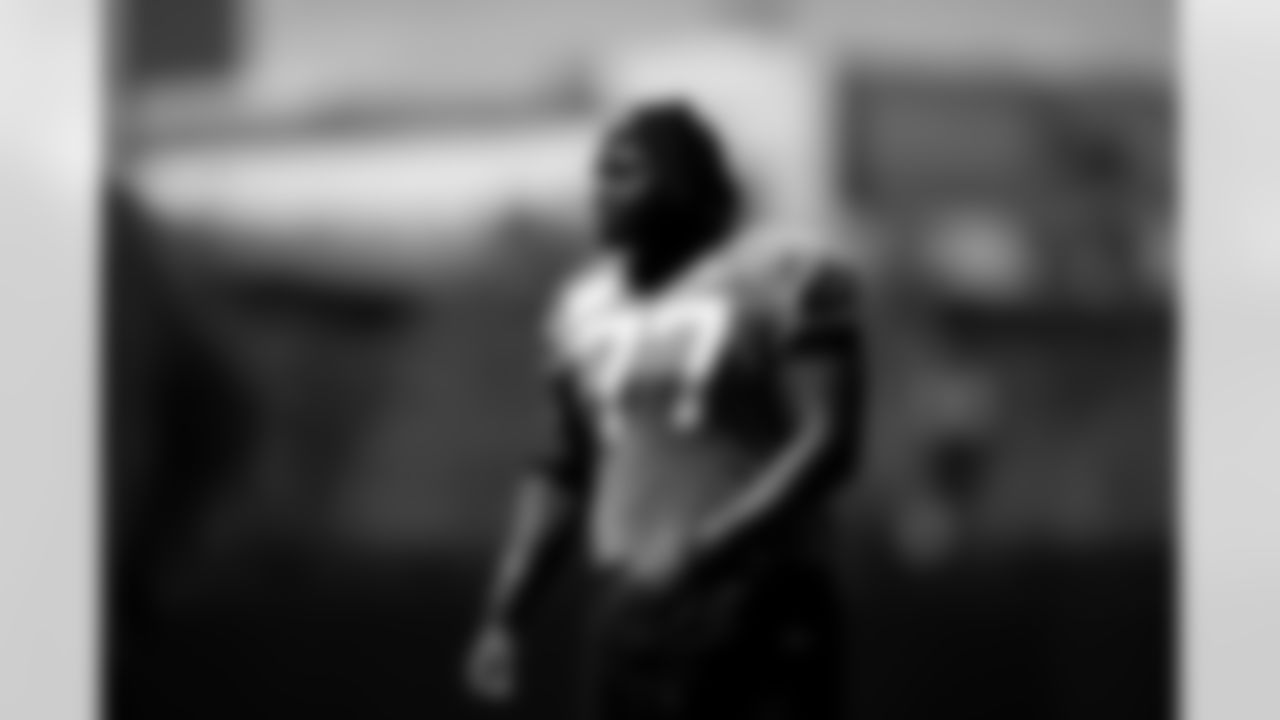 OL Anton Harrison (77)