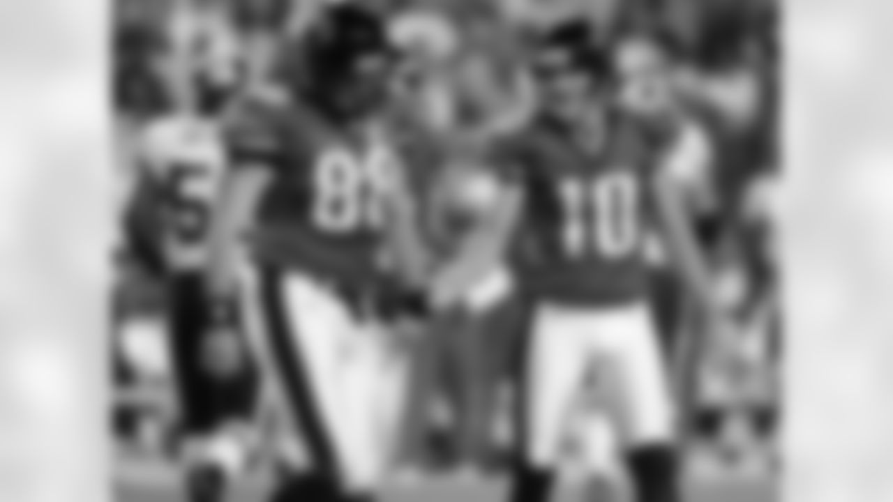 88 Joe Zelenka, #10 Josh Scobee