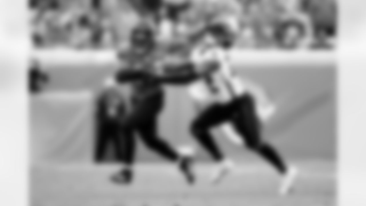 2021_1128_Falcons_Home_0698