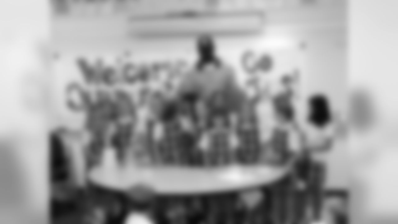 Groves visits Grace Episcopal Day School