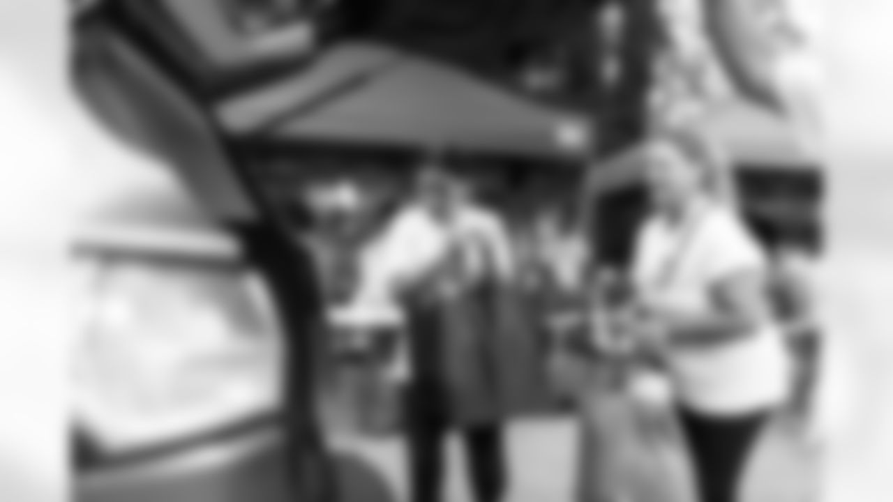 2022_0917_HHMFoodDistribution_059