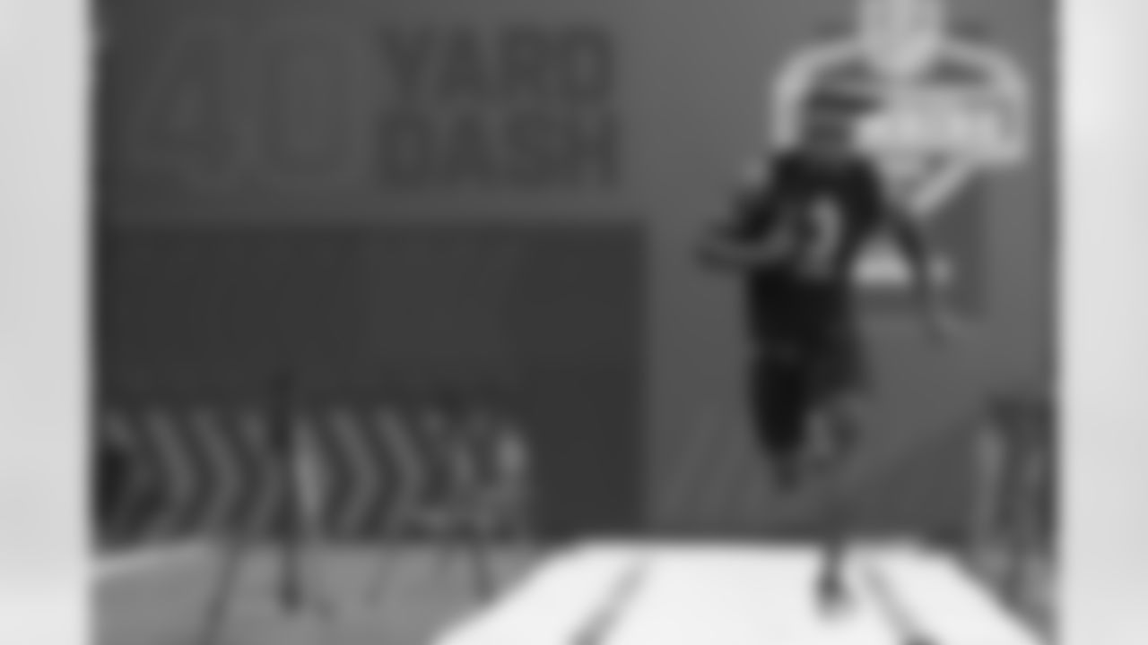 Baylor defensive back Kalon Barnes runs the 40-yard dash during the NFL football scouting combine, Sunday, March 6, 2022, in Indianapolis. (AP Photo/Darron Cummings)