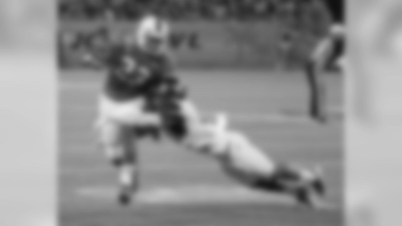 TE Chris Herndon (Miami)