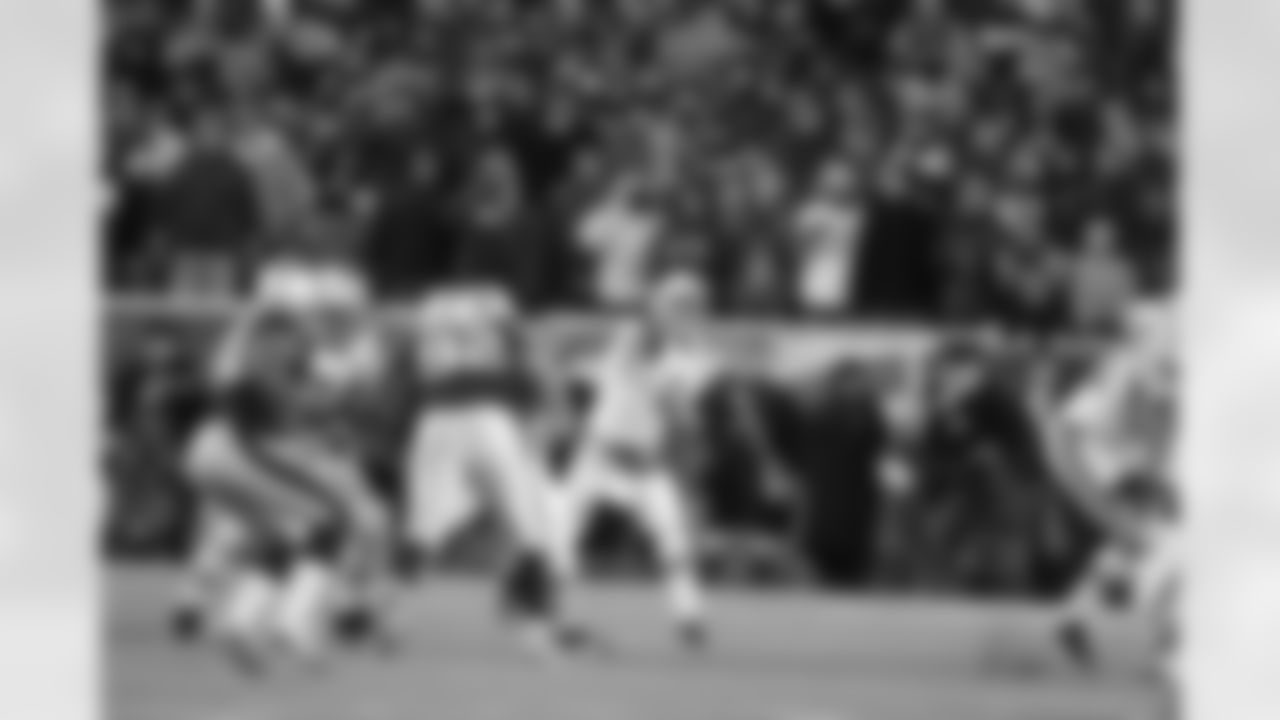 2010 Week 13 Jets vs Patriots Game Photos