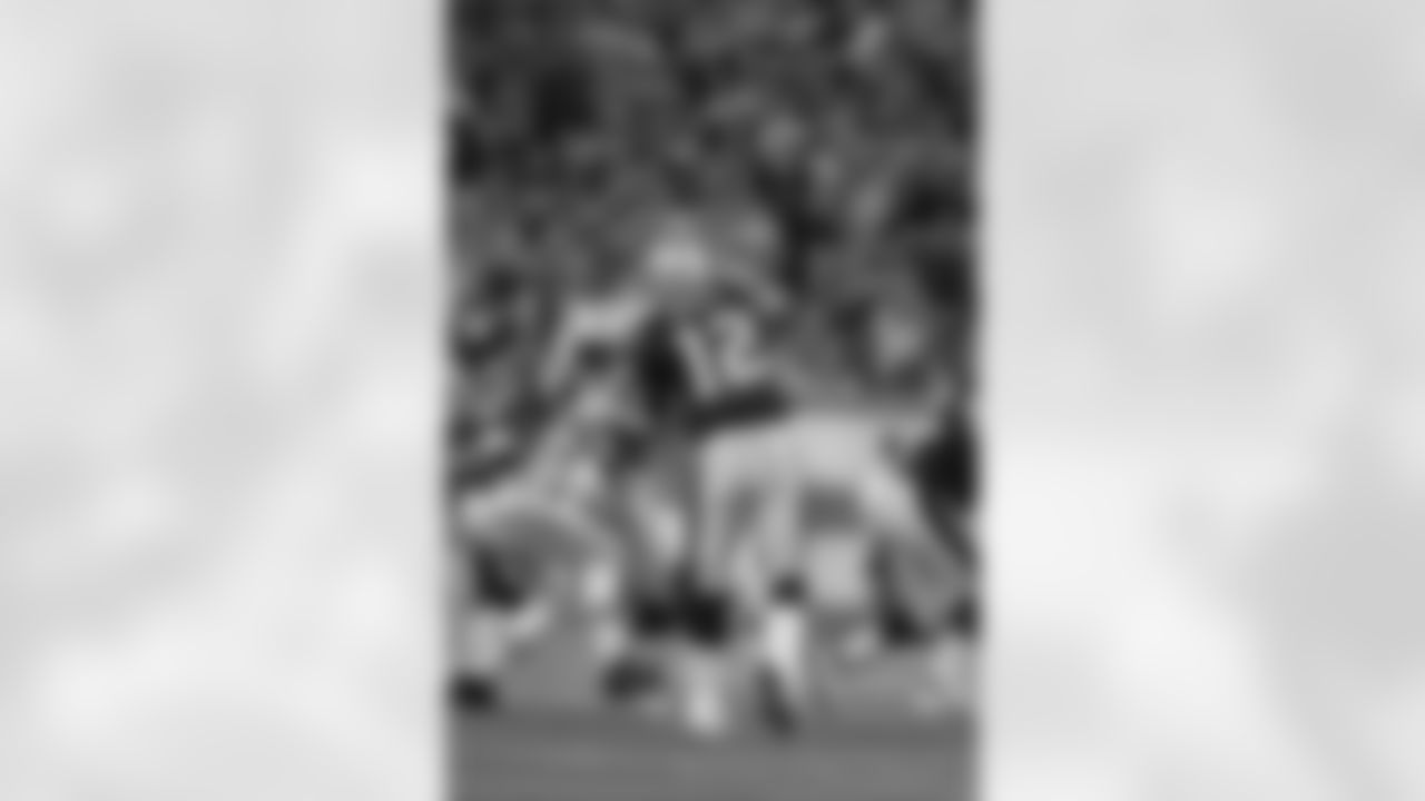 2011 Regular Season Week 10 Jets vs Patriots Game Photos