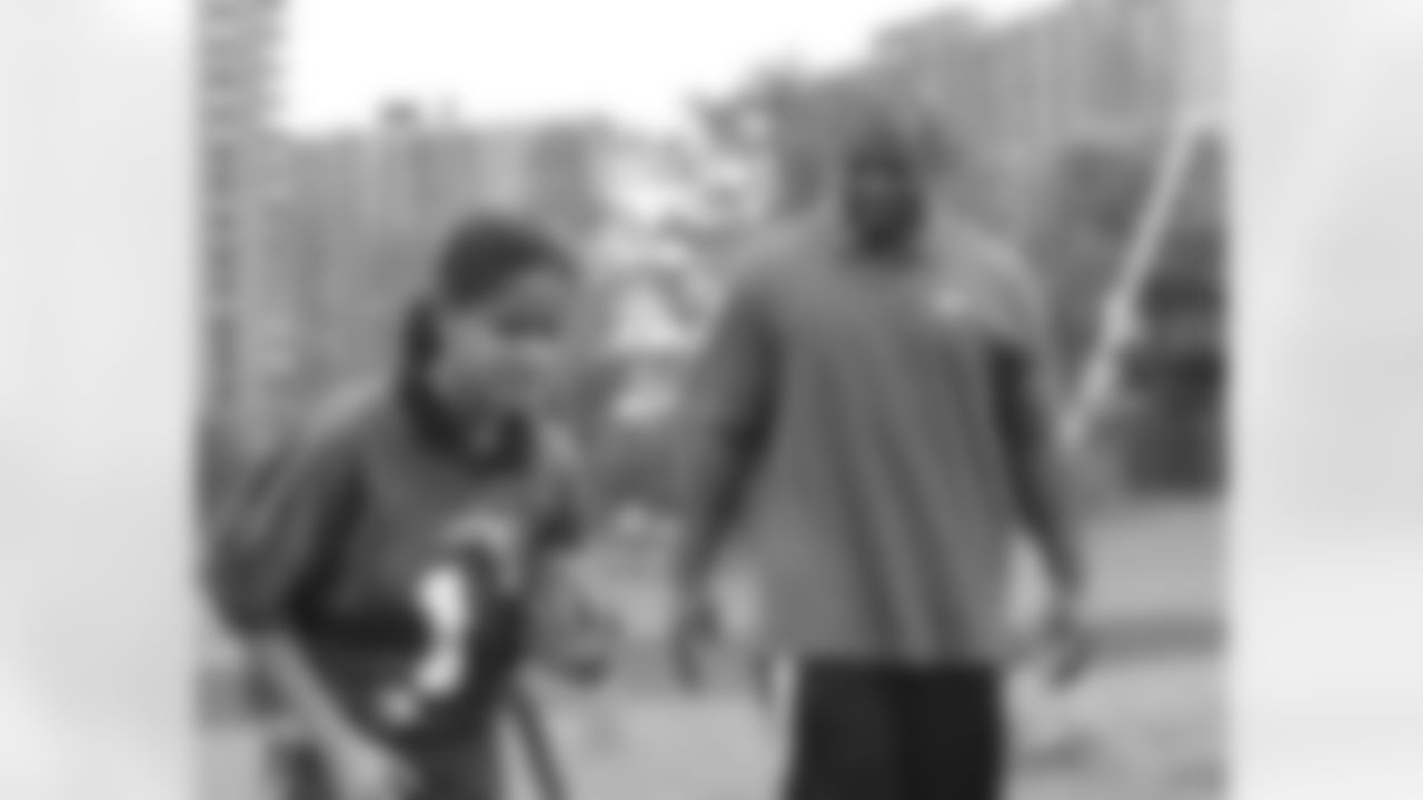 Jets Announce $150,000 Grant to Start Girls' Varsity Flag Football Program